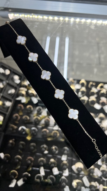 White Color Clover Bracelet 10k #0049