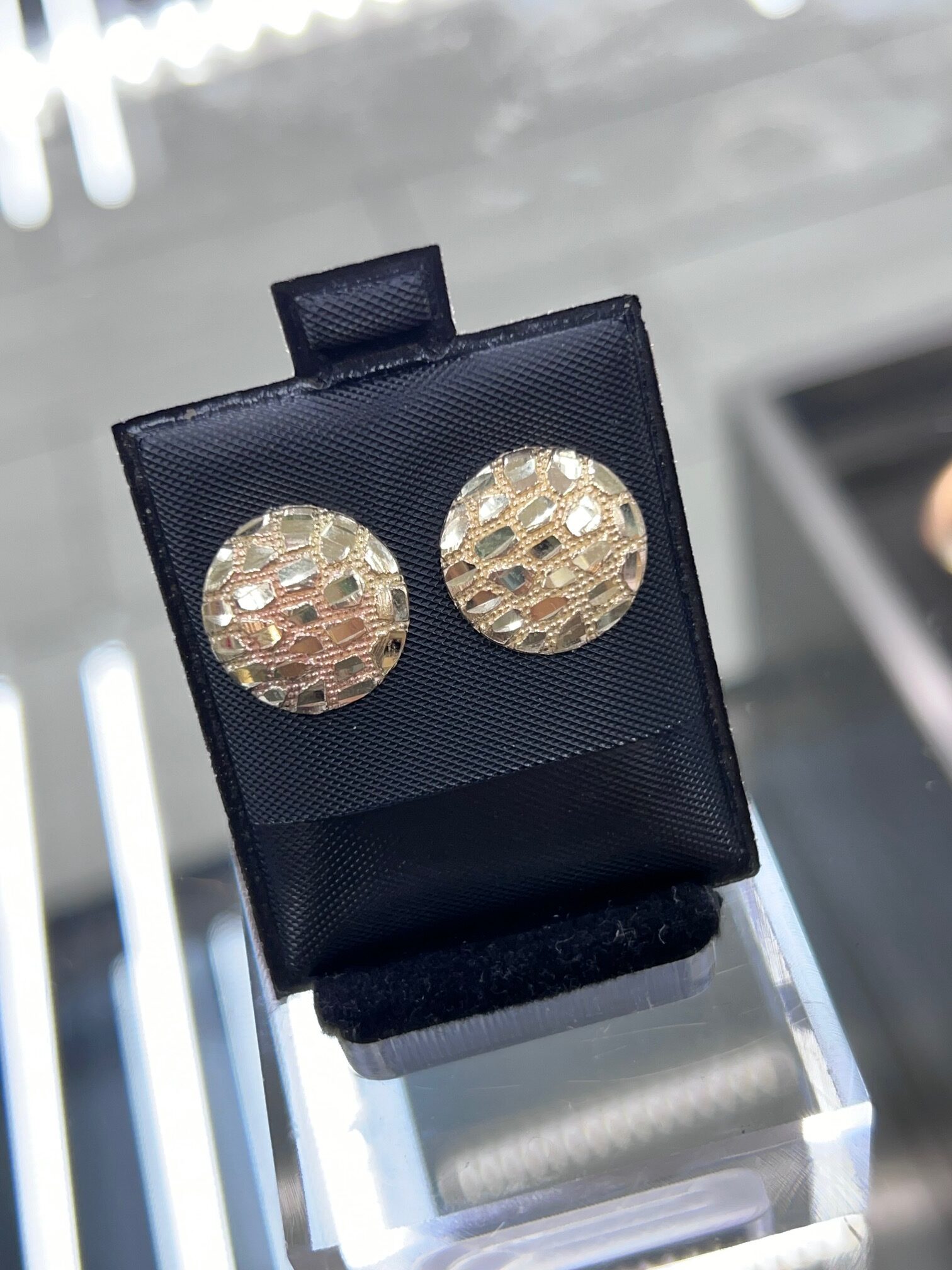 Large Circle Nugget Earringg 10k