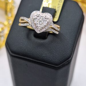 HEART SHAPED ENGAGEMENT RING 10K