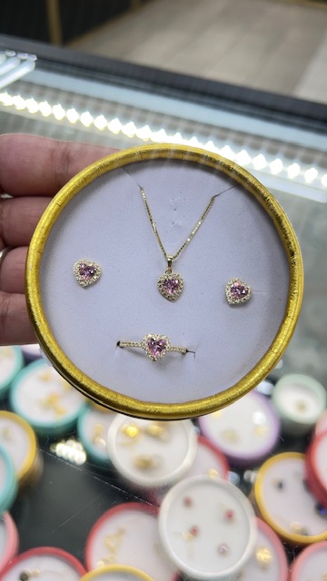 Radiant Heart 10K Gold Jewelry Set