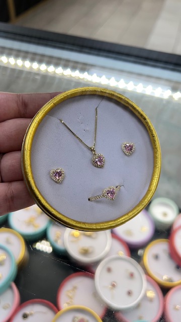 Radiant Heart 10K Gold Jewelry Set - Image 2